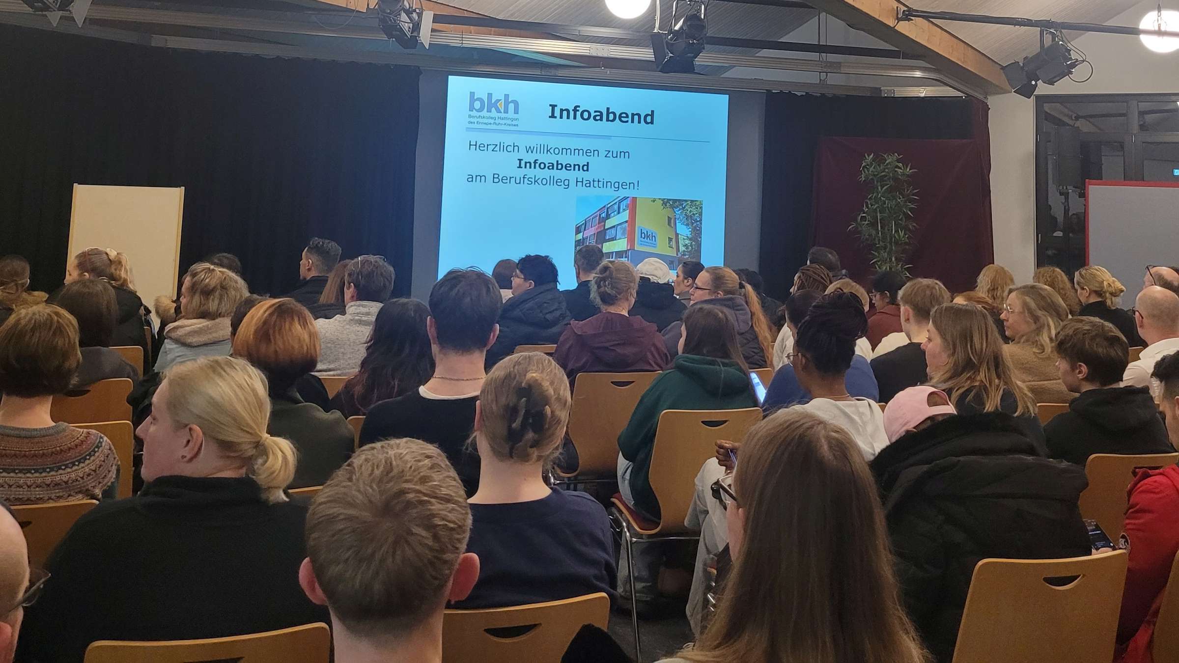 Informiert?- Dann jetzt am bkh anmelden!